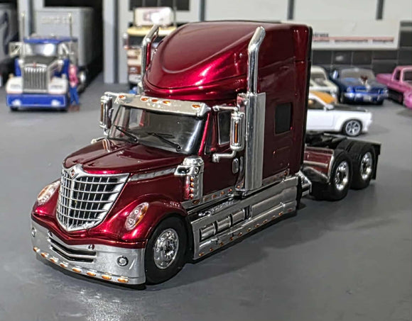 1/64 SCALE IXO INTERNATIONAL LONESTAR PRIME MOVER IN RED