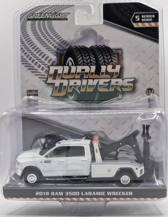 GREENLIGHT 2018 RAM 3500 LARAMIE DUALLY WRECKER WHITE NEW ON CARD