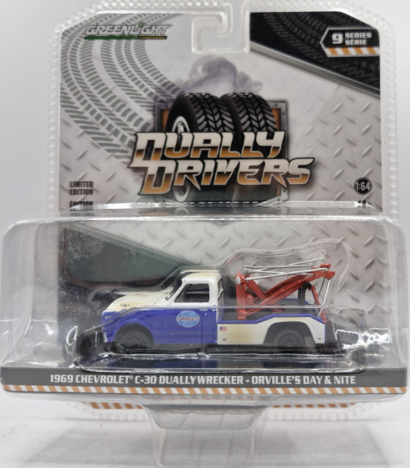 GREENLIGHT 1969 CHEVROLET C-30 ORVILLES DAY & NITE TOW TRUCK / WRECKER NEW ON CARD