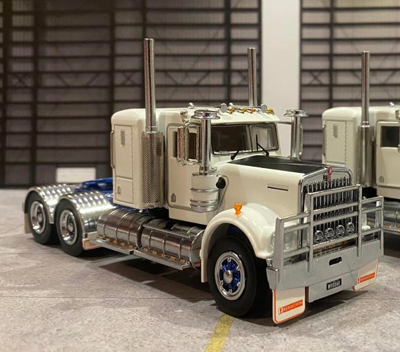 1/50 SCALE KENWORTH W900 LOWLINE SLEEPER WHITE WITH BLUE CHASSIS MADE BY ICONIC REPLICAS