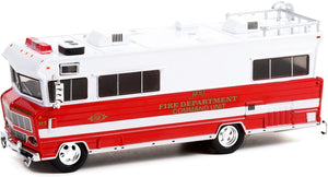 1/64 GREENLIGHT H.D TRUCKS JOLIET FIRE DEPARTMENT COMMAND UNIT 1973 WINNEBAGO CHIEFTAN RED/WHITE NEW ON CARD