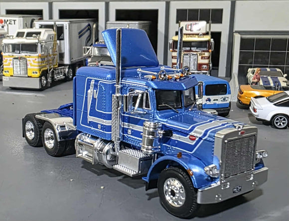 1/64 SCALE IXO PETERBILT 359 IN BLUE/SILVER STRIPES PRIME MOVER