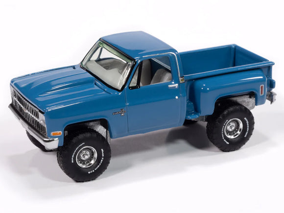 1/64 Autoworld Muscle Trucks 1981 Chevy Silverado Stepside Blue New On Card