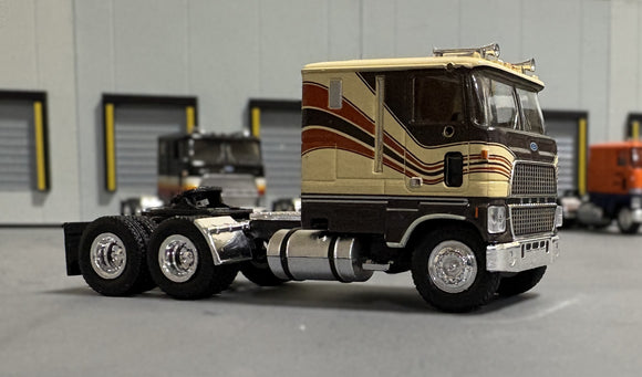 1/87 Scale Brekina Ho Ford Clt 9000 In Brown/Beige With Stripes Bogie Drive
