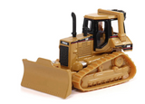 1/87 DIECAST MASTERS CAT SEMI TRACTOR WITH LOWBOY TRAILER AND CAT DIECAST MACHINES RED NEW IN BLISTER PACK