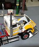 1/50 SCALE REFRIGERATED ROADWAYS W900 KENWORTH DAY CAB ICONIC REPLICAS LATEST RELEASE