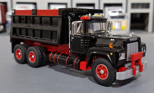 1/64 DCP / FIRST GEAR MACK R-MODEL BLACK TANDOM TIPPER WITH WORKING BODY