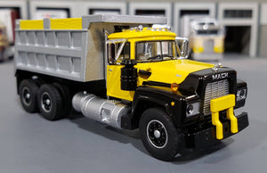1/64 DCP / FIRST GEAR MACK R-MODEL YELLOW TANDOM TIPPER WITH WORKING BODY