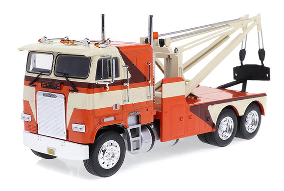 1/43 GREENLIGHT ORANGE/WHITE AND BROWN FREIGHTLINER HEAVY TOW TRUCK/WRECKER  NEW IN DISPLAY BOX