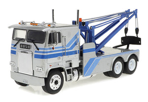 1/43 GREENLIGHT SILVER WITH BLUE STRIPES FREIGHTLINER HEAVY TOW TRUCK/WRECKER  NEW IN DISPLAY BOX